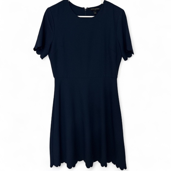 Banana Republic Dresses & Skirts - Banana Republic Navy Blue Scallop Hem Dress Women’s Size 6 Short Sleeve Lined